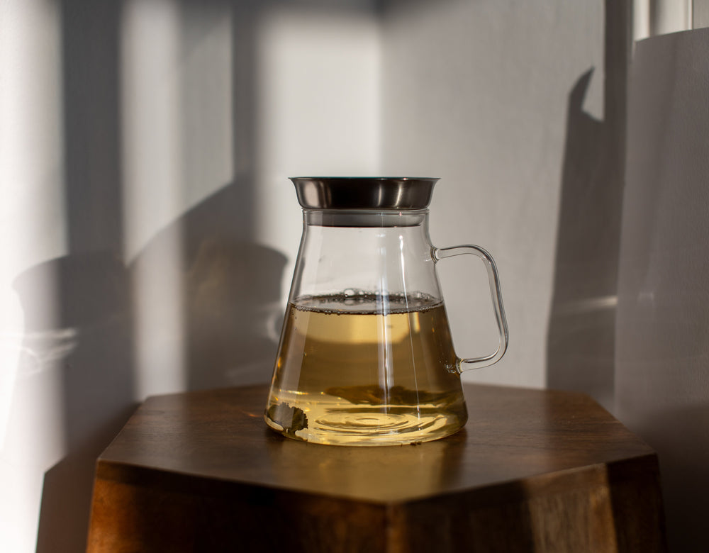 Cold-brewed Hojicha tonic with grapefruit peel