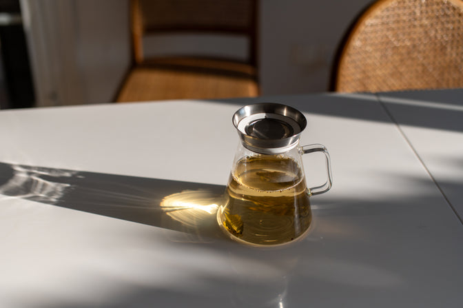 HARIO Tea Server Simply in a home setting.